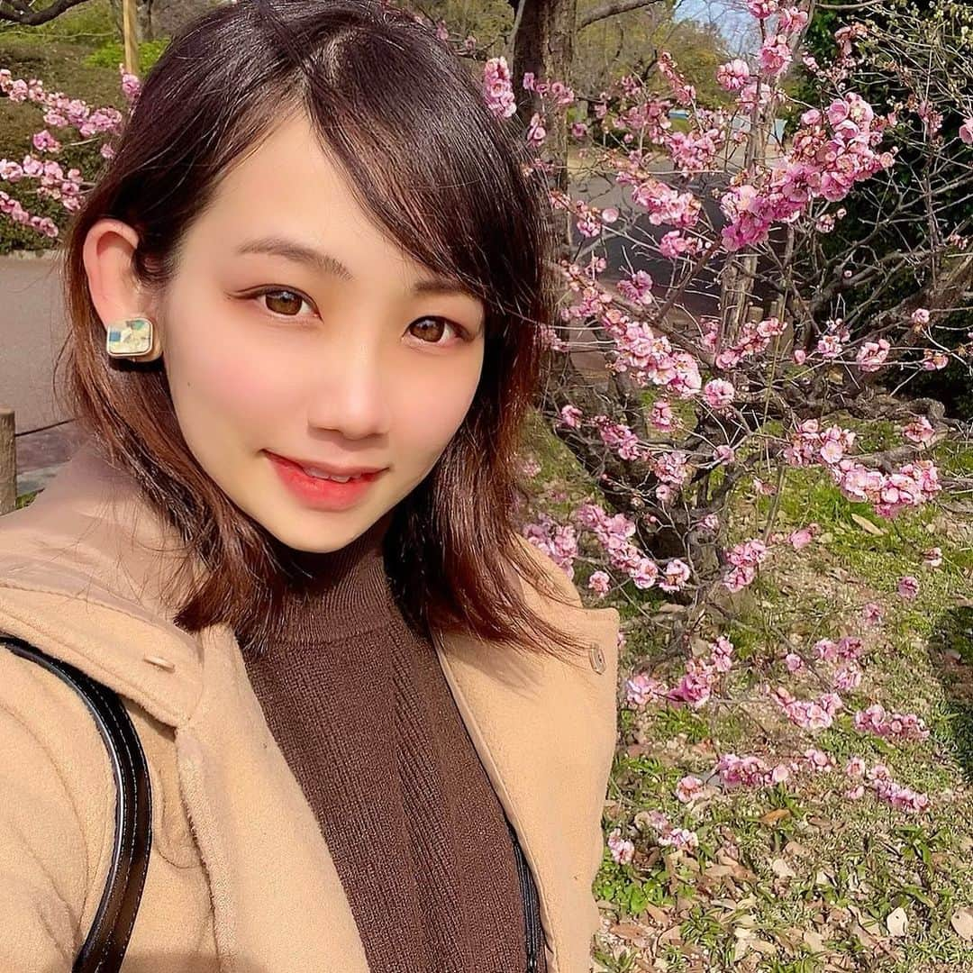 Moeさんのインスタグラム写真 - (MoeInstagram)「. 梅をみに#荒山公園 へ✨ まだちょっと咲いてない感じと 早咲きの梅は散っちゃった 感じやったけど、いい散歩に なったからよし◎ 去年の方が綺麗やった🙄笑 . 毎日1万歩ってみんなすごいな、、 . 公園１周で3000歩とかやってんけど、、笑 . . #サロモ#サロン#被写体 #ポートレート#モデル#撮影 #関西#大阪#beauty#makeup#photoshoot #follow #lovers_Nippon_Portrait #ふぁいんだー越しの私の世界 #写真撮ってる人と繋がりたい #おしゃれさんと繋がりたい #関西インフルエンサー #インフルエンサー #堺市 #梅 #梅林 #お散歩 #セルフィー #体重管理に苦しむ妊婦  #マタニティ #妊婦 #ぷんにー」2月28日 19時56分 - pimoemoe