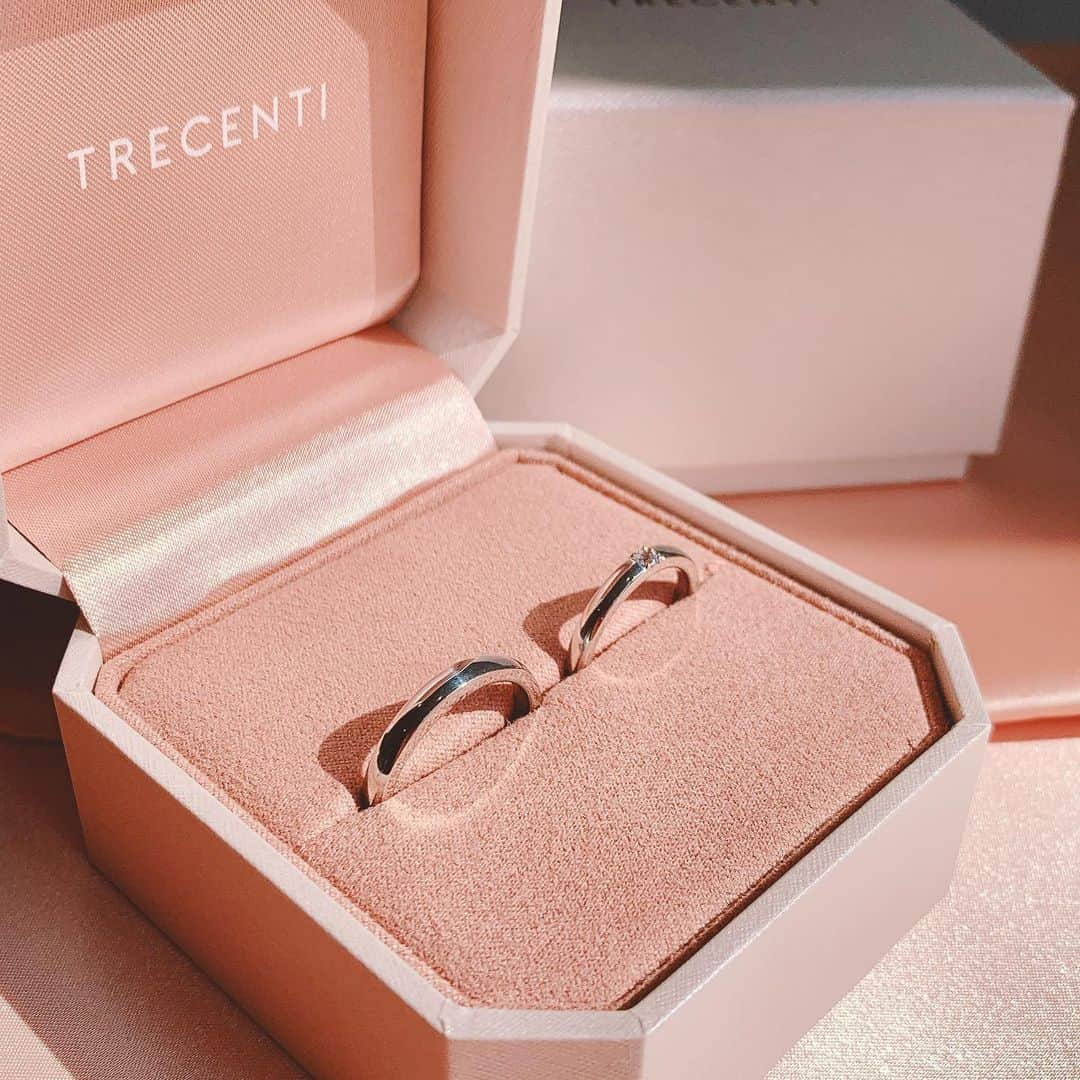 TRECENTI トレセンテさんのインスタグラム写真 - (TRECENTI トレセンテInstagram)「﻿ 💍Coppia﻿ ﻿ @trecenti_flora﻿ ﻿ ﻿ ---------------------------------------------- ﻿ ﻿ ﻿ #トレセンテ #TRECENTI﻿ #婚約指輪 #結婚指輪 #マリッジリング #エンゲージリング #指輪探し #プロポーズ #婚姻届 #結婚しました #marriagering #engagementring #proposal #令和婚 #ブライダルリング #wedding #bridal #プレ花嫁 #プレ花嫁さんと繋がりたい #2021春婚 #2021夏婚 #2021秋婚 #2020冬婚 #指輪迷子 #内甲丸 #双子ダイヤモンド #双子ダイヤ」2月28日 19時57分 - trecenti_flora