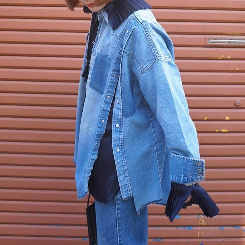 ARK STATESさんのインスタグラム写真 - (ARK STATESInstagram)「2.27 delivery.  ARKSTATES.exclusive item  「wide denim western shirt.」  #77circa   ご注文、又は問い合わせはDMにてご連絡ください。﻿ ------------------------------﻿ ﻿ ARK STATES/ARK VINTAGE﻿ ﻿ 栃木県宇都宮市伝馬町1-17 1F﻿ ﻿ TEL:028-688-8895﻿ @arknets_official  #arkstates#fashion#styling #ファッション #宇都宮#セレクトショップ#arknets #denime #western #westernshirt #77サーカ」2月28日 20時04分 - arkstates