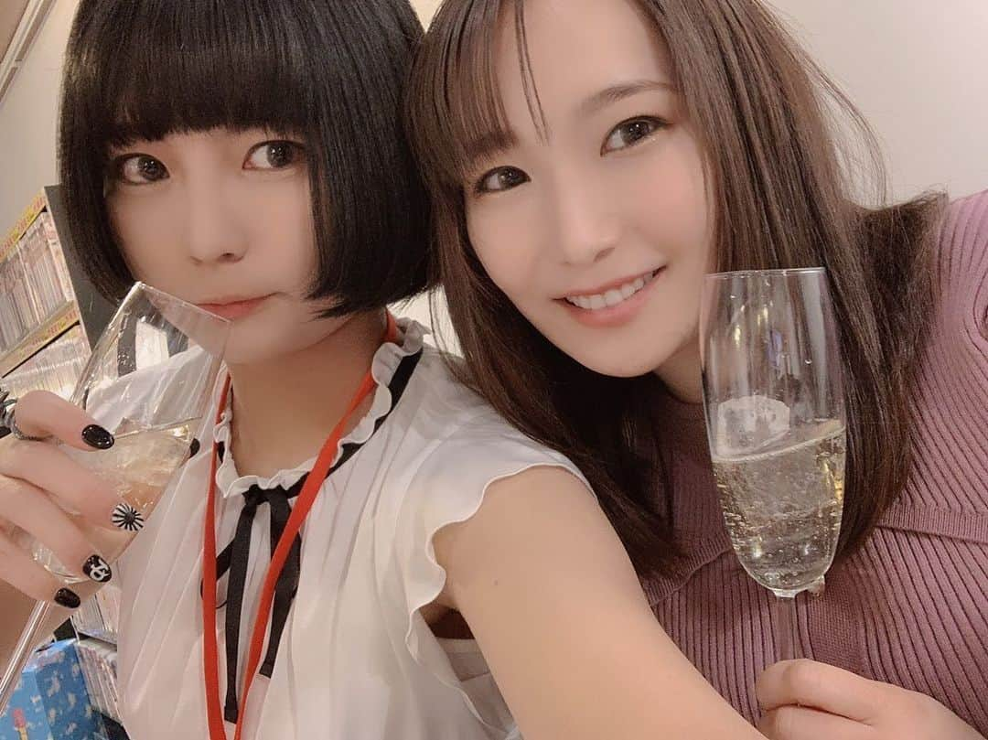 神木まほろのインスタグラム：「2月27日-SOD LAND -Shain bar-   乃木蛍ちゃん　@hotarunogi  石原めるちゃん @meru.ishihara  明望萌衣ちゃん　  #sod #av #av女優 #女優 #女演员 #女演員 #日本正妹 #여배우 #gravure #gravureidol #adult #japanesepornactor #色情 #可愛的 #自拍 #自拍照 #自撮り女子 #follow #followme #japan_of_insta #japanesegirl」