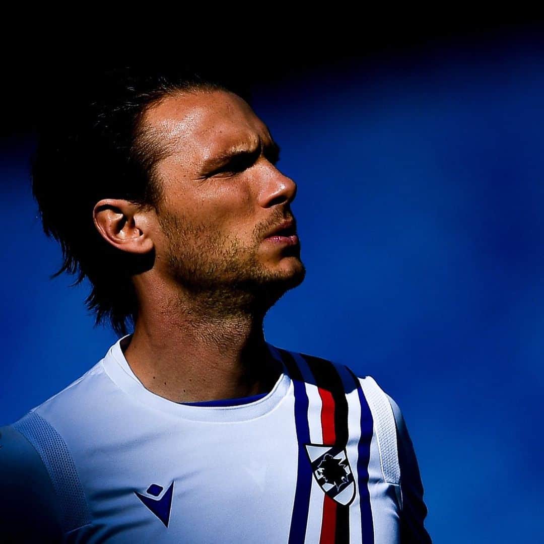 UCサンプドリアのインスタグラム：「🔥 Riscaldamento.  #SampAtalanta.  #FORZADORIA 🔵⚪️🔴⚫️⚪️🔵」