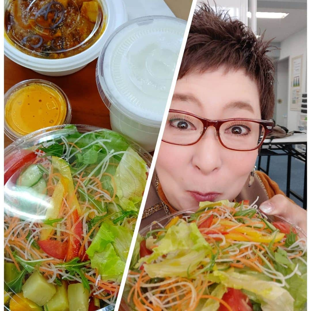 菊田あや子さんのインスタグラム写真 - (菊田あや子Instagram)「日々の野菜不足を解消🥗 ランチはサラダ&ラッシー😋  2日間勉強になり、講師の皆さんは『葬儀の見積り取って、もうやり方は決めてます！』て👍️  年齢的には、頭使ってると思うなぁ私～📖✏️📺️～  認知症予防っ😣学び続けよっ、頭使おう～⤴️  役に立つ、身につく❗️【終活】は元気に生きる為にやるもの～💪  皆さんは何かやってますかぁ⁉️  #菊田あや子 #グルメリポーター #リポーター #山口ふるさと大使 #山口県出身 #終活協議会 #終活相談 #エンディングノートセミナー #インターエフエム897 #ビバ！菊田あや子のエンドオブライフ #エンジョイ終活 #幻冬舎」2月28日 20時13分 - ako.ayakokikuta