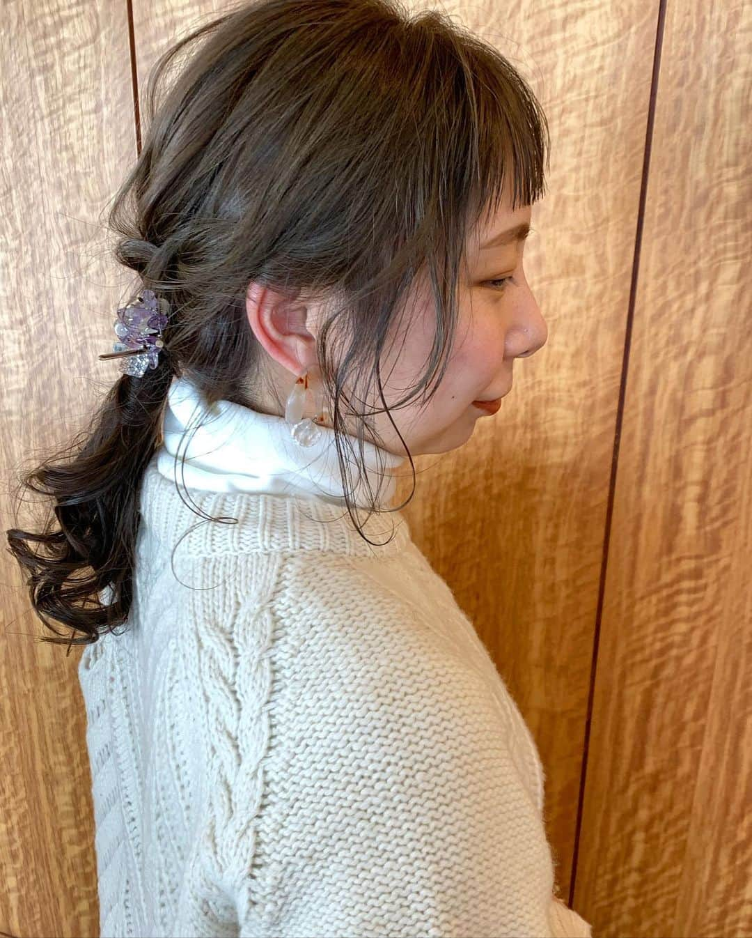 YU-U（工藤由布）さんのインスタグラム写真 - (YU-U（工藤由布）Instagram)「cut&color&arrange✂︎ 帰るだけでもおめかしするtimeは必要🙈💛 ルンルンな気持ちはこんな世の中の時こそ大事🥺✨ 少しでもテンションがあがることして わーーって遊べる日までアレンジ力磨こう🥰🌼 いつもありがとう🤍 ・・・ #uアレンジ #ひとくせポニー #ロングアレンジ」2月28日 20時15分 - nyan22u22nyan