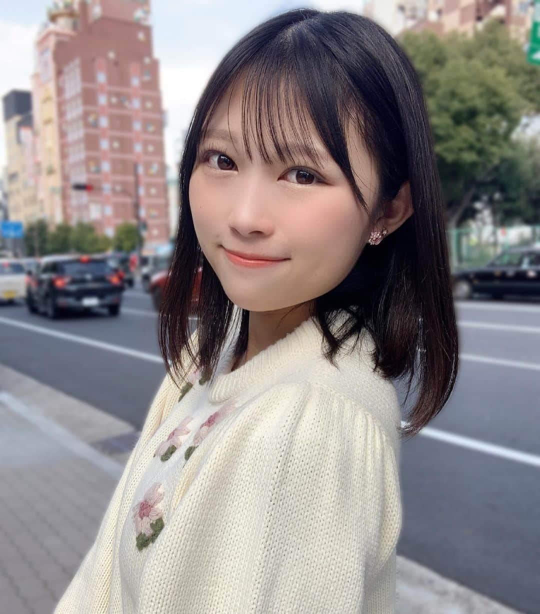 望月ひかりさんのインスタグラム写真 - (望月ひかりInstagram)「明日から3月、早いなあ...。  #アイドル #地下アイドル #ショートヘア #ボブ #idol #黒髪ボブ #乃木坂46 #日向坂46 #乃木坂46好きな人と繋がりたい #fff #love #フォロー返し #大阪 #cute #ニット #清楚系女子 #fasshion #girl #tokyo #followｍe  #お洒落さんと繋がりたい #春コーデ #ootd #selfie #makeup #beauty #followforfollowback #japan #いいね返し #自撮り女子」2月28日 20時18分 - hikaringo_mochizuki