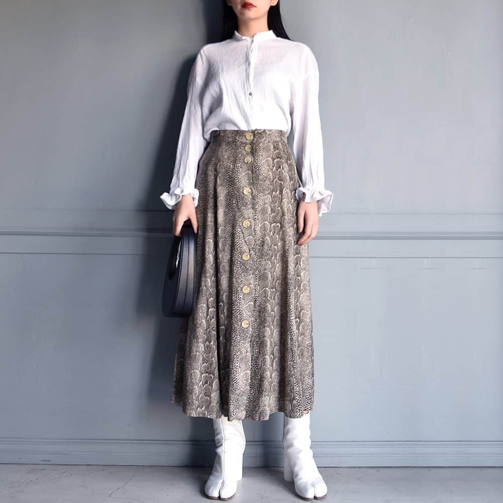 のインスタグラム：「-「USED&VINTAGE」Now on sale-  Now it’s easier for overseas customers to make an order. Please check it. https://sister-tokyo.com  #sister_tokyo #used #vintage #sisterusedselection #onepiece #dress #hat #sister_tokyo #coperni  #blanceyewear」
