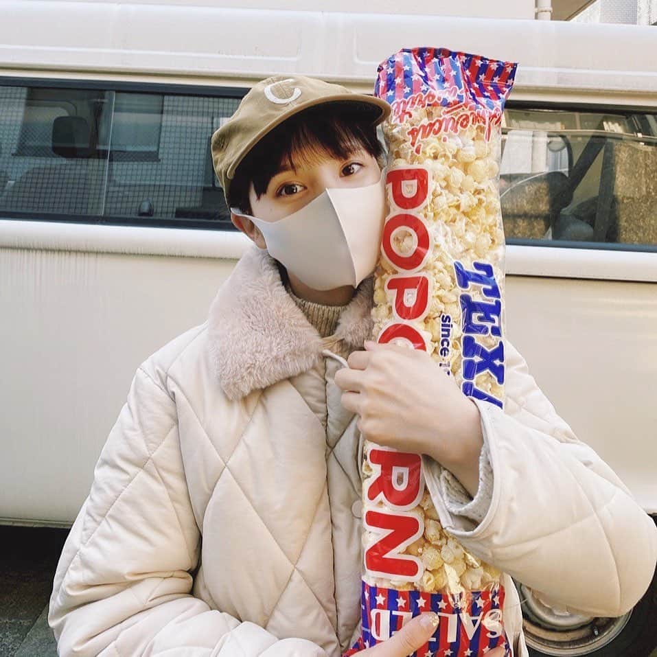 谷奥えまのインスタグラム：「こんなの見たら買わずにはいられない🍿」