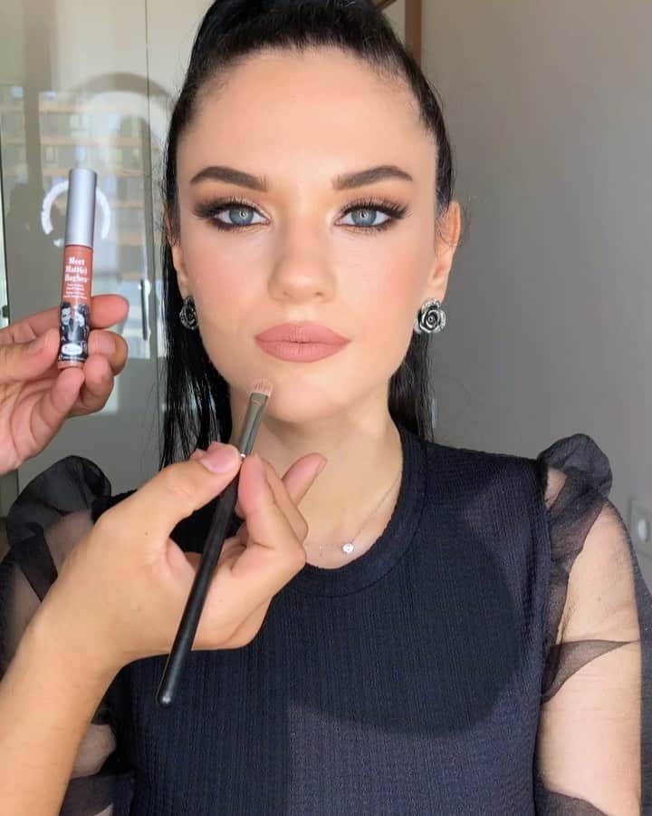 the Balmのインスタグラム：「Shade Sincere on Sunday’s 💋 @cuneytsevenn   #thebalm #thebalmcosmetics #thebalmeu #makeup #glam #crueltyfreebeauty」