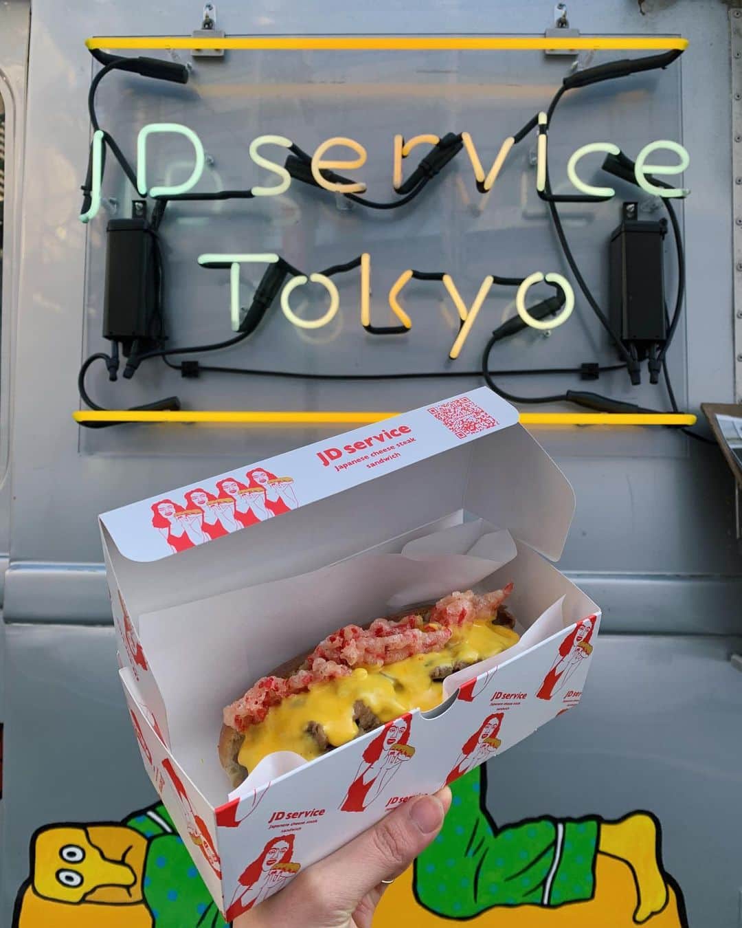 信太美月さんのインスタグラム写真 - (信太美月Instagram)「キャットストリートに行ったら @jdservice_tokyo に寄るよ☺︎デザインも可愛いんだけど、味に妥協なしなところが好き◎！かっこいいフードトラックいいなぁ♡」2月28日 20時45分 - shidamizuki