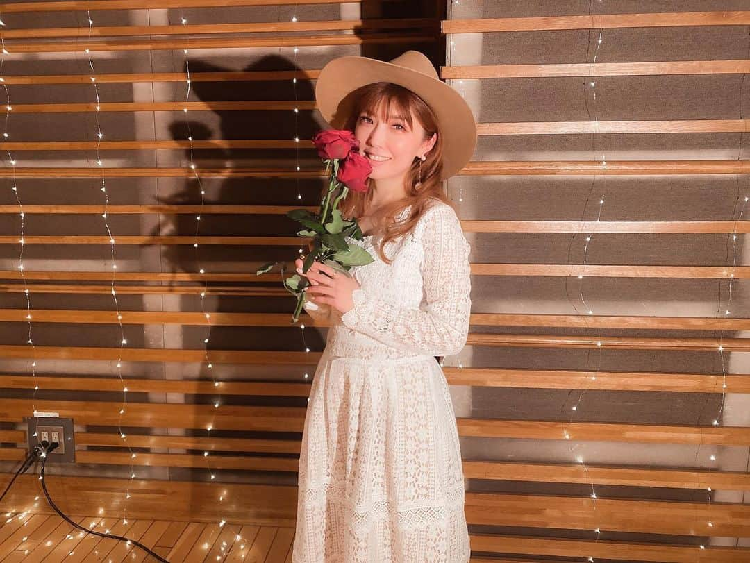 CHIHIROのインスタグラム：「オンラインワンマンLIVE ｢CParty｣観てくれたみんな 本当にありがとう🌹🌹🌹 幸せな時間でした！   #cparty #chihiro」