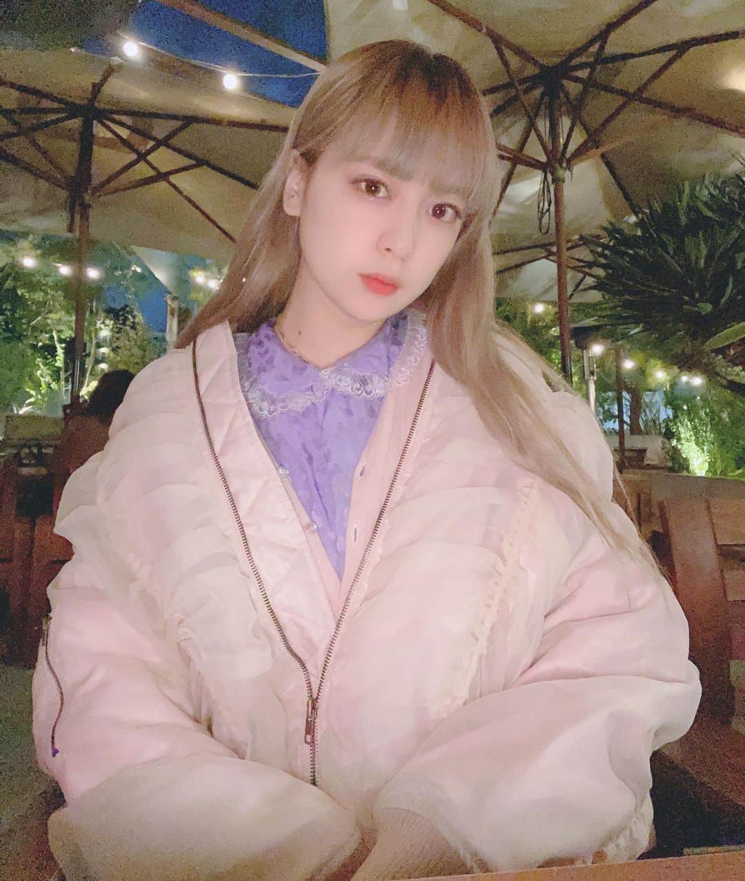 水森依音のインスタグラム：「テラスでピザ食べた！」