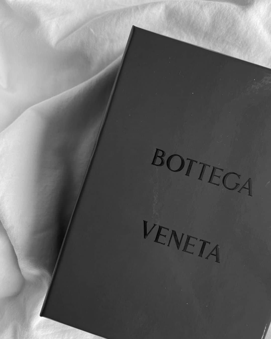 鈴木詩織さんのインスタグラム写真 - (鈴木詩織Instagram)「🤍🤍🤍  @aya_paris0512 さんから届いたよ〜🇫🇷 ほんとにいつも丁寧で感謝🥺🙏🏽     ﻿ ﻿  #newbottega#bottegaveneta#new#fromparis#ボッテガヴェネタ#購入品記録#購入品」2月28日 20時43分 - shiorin0802suzuki