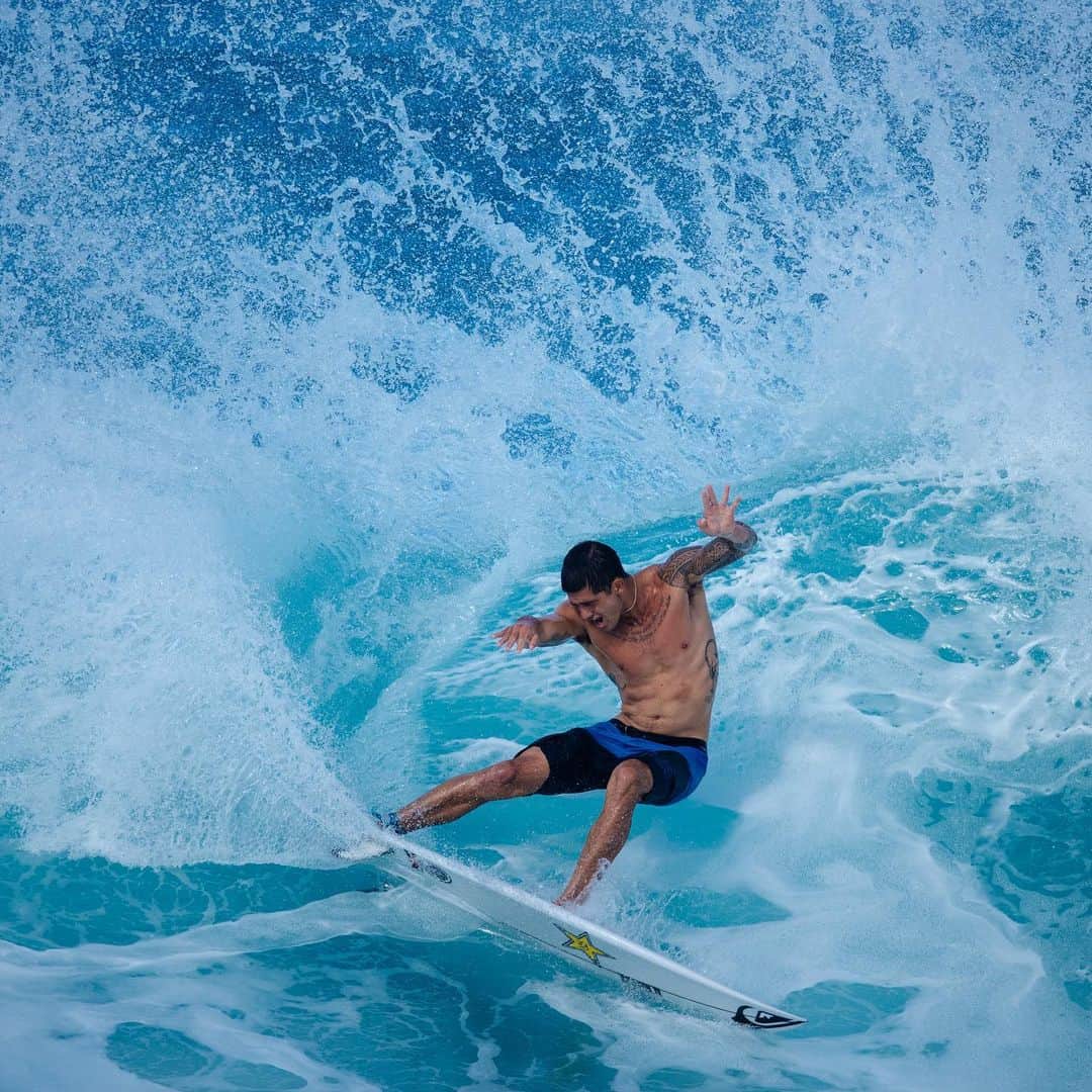 のインスタグラム：「Might want to take notes. 📝⁣ ⁣ @zekelau and a carve that makes us want to carve.」