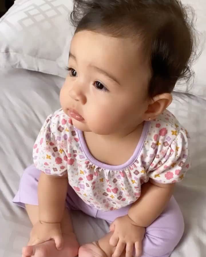 のインスタグラム：「Udah ngantuk tapi mau nungguin @casalfonso pulang 🤣❤️」
