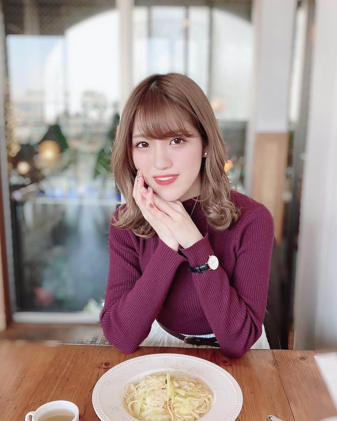 横山なつみさんのインスタグラム写真 - (横山なつみInstagram)「🍇☁️ . . . 浅草にある隅田川沿いのおしゃれカフェ ジブリに出てきそうな外観が素敵。 . . 窓全開で外の風気持ちよくて これからあったかくなったら本当に おすすめのカフェです🍰 . . お昼時だとちょっと並ぶけど なによりケーキがおいしい、、！ チーズケーキが売り切れだったから 今度リベンジしたい気持ち〜 . . .」2月28日 20時56分 - ___natsumi327