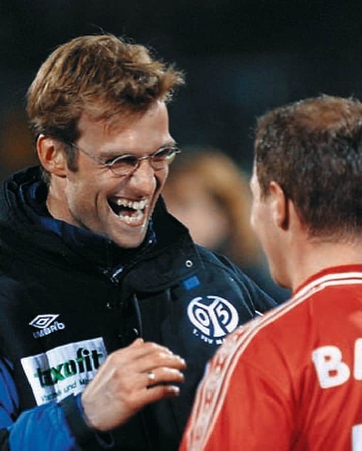 1.FSVマインツ05さんのインスタグラム写真 - (1.FSVマインツ05Instagram)「Heute vor 20 Jahren! Jürgen Klopp gewinnt bei seinem Trainerdebüt mit 1:0 gegen den @msvduisburg. 🎉 Der Beginn von etwas ganz Großem.❤️🤍 Swipe ➡️ für einen großen Teil 05-Geschichte! #mainz05 #klopp 🎥: @swrsport」2月28日 20時59分 - 1fsvmainz05