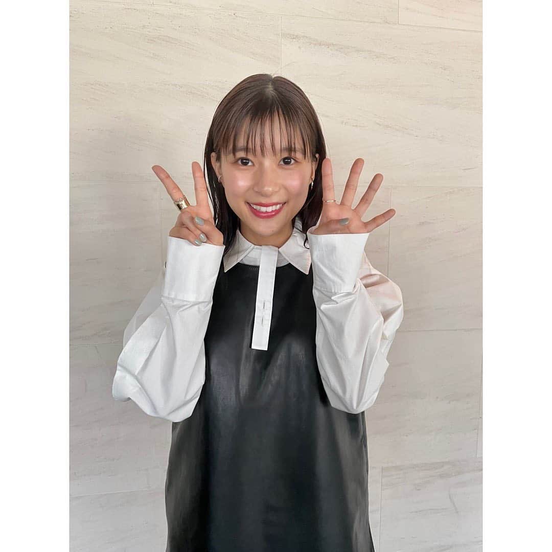 芳根京子さんのインスタグラム写真 - (芳根京子Instagram)「24歳になったよ、の写真。笑  今日も素敵なヘアメイクにお洋服 ありがとうございました👗💄  #ファーストラヴ  #24」2月28日 21時15分 - yoshinekyoko
