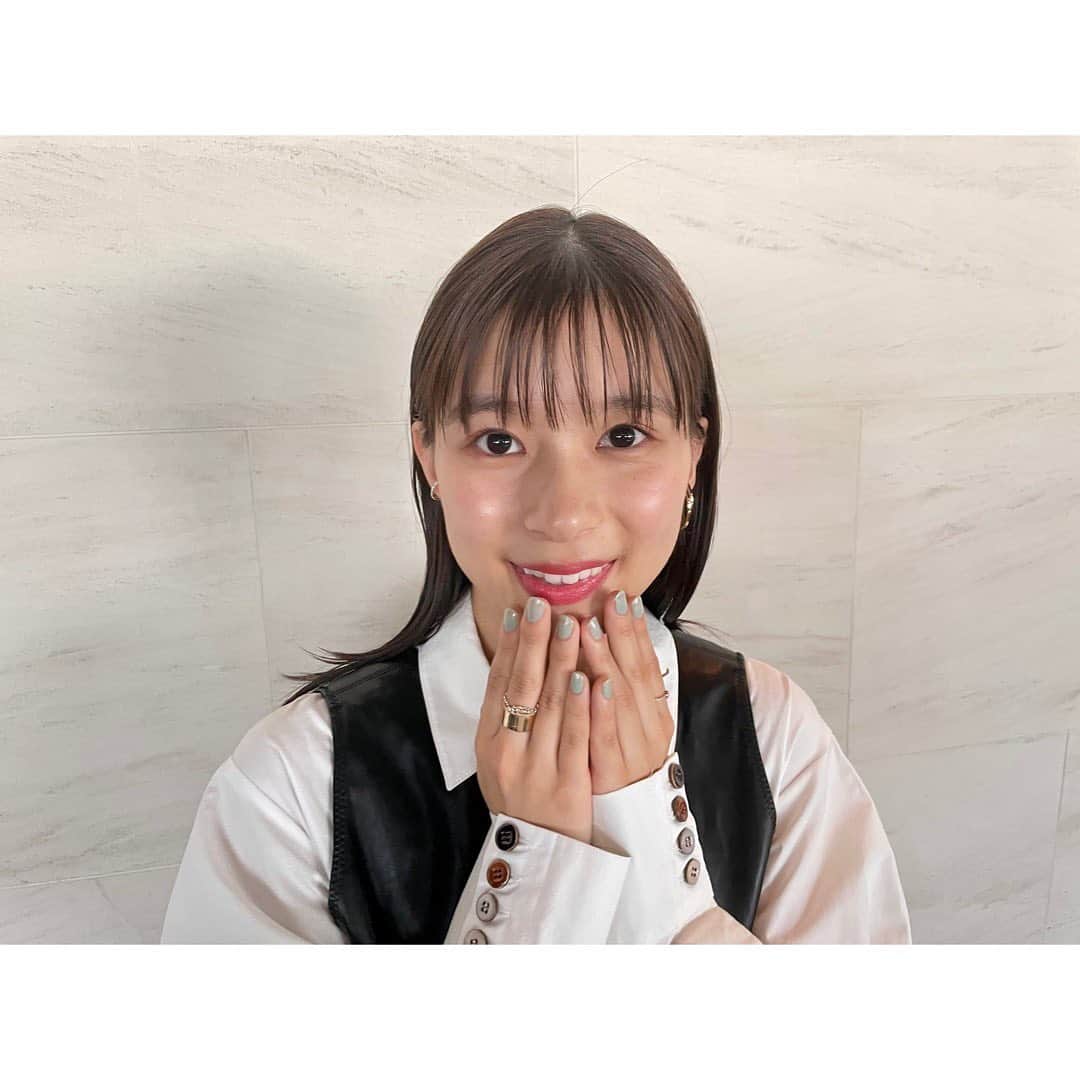 芳根京子さんのインスタグラム写真 - (芳根京子Instagram)「24歳になったよ、の写真。笑  今日も素敵なヘアメイクにお洋服 ありがとうございました👗💄  #ファーストラヴ  #24」2月28日 21時15分 - yoshinekyoko