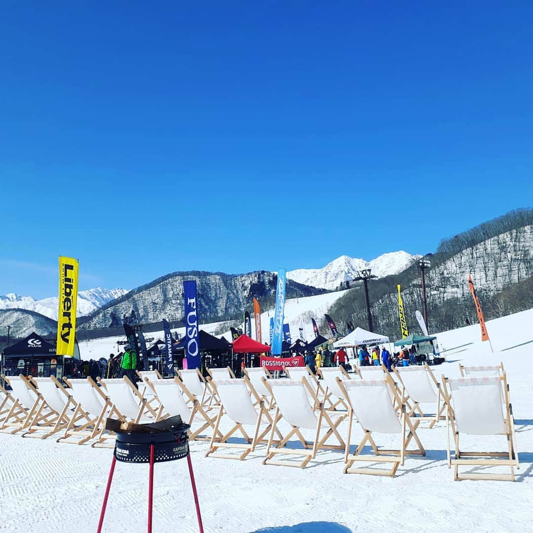 栂池高原スキー場さんのインスタグラム写真 - (栂池高原スキー場Instagram)「本日もたくさんの皆様にご利用いただきましてありがとうございました。 明日から3月ですが､栂池高原はコンディション最高で明日からがシーズン本番な雰囲気。さあ､ウインタースポーツしましょ。 #栂池高原スキー場  #冬本番  #積雪豊富 #さあ滑ろう」2月28日 21時19分 - tsugaike_kogen