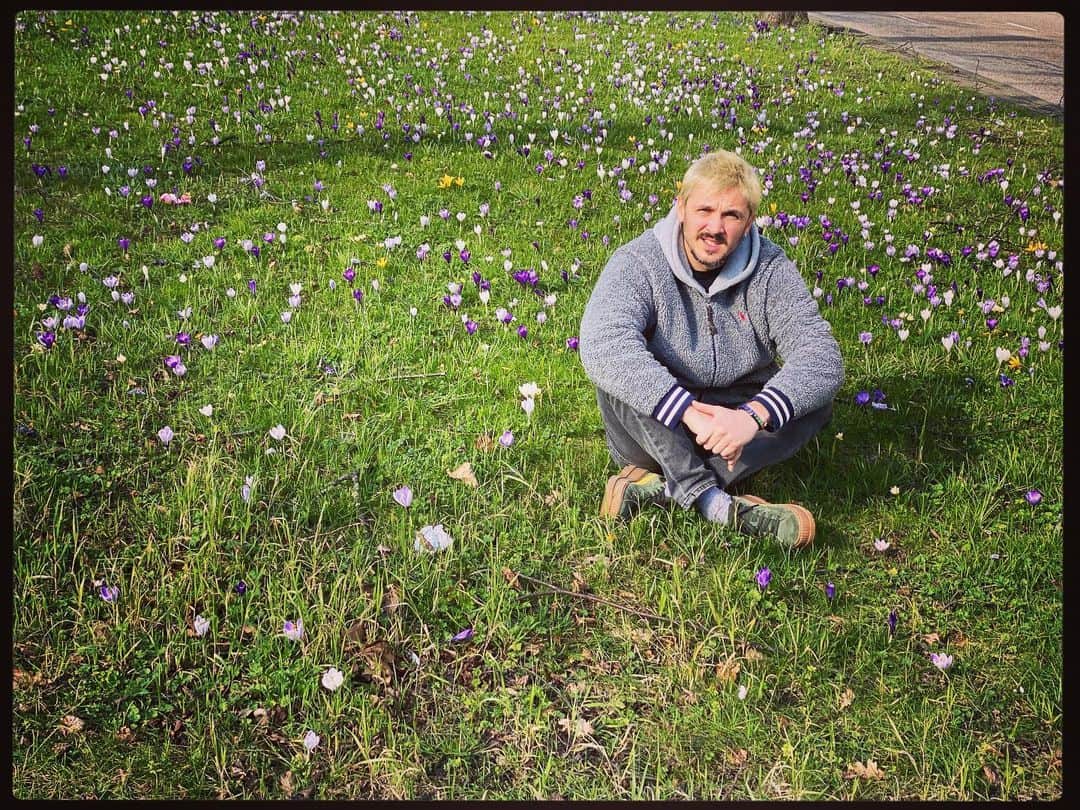 マキシム・トランコフのインスタグラム：「Весна. 🌷 🌷 🌷」