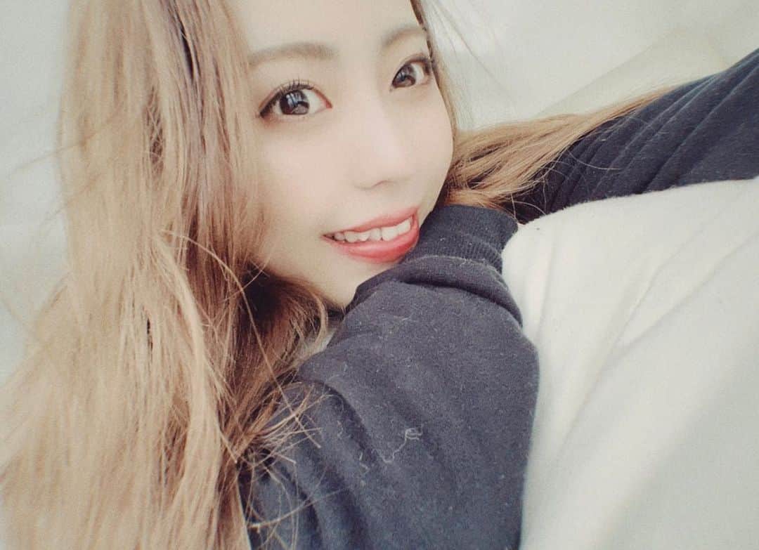 YUKINOのインスタグラム：「加工すごくね🙃  #せるふぃー #selfie #自撮り #インスタ初心者 #いいねした人で気になった人フォロー #lfl」