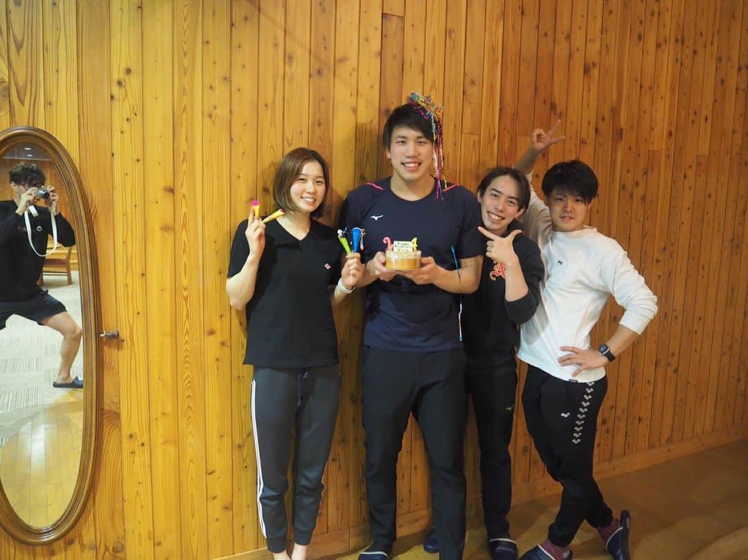 のインスタグラム：「: 祝ってもらっちゃった🤪 : : たくさんのお祝いメッセージありがとうございました😙」