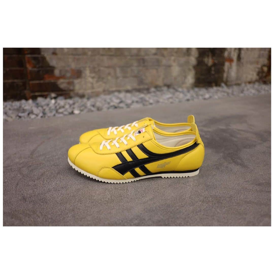 のインスタグラム：「. PANTHER GT DELUXE LE col. YELLOW  MADE  IN JAPAN . ====================== モデル名：パンサーGTデラックスLE . col : イエロー ALLスムースレザーのNEWモデル . ユニセックスサイズ展開 . 日本製 ====================== . . . #panthergtdeluxele #パンサースニーカー #パンサー #panther_jp」