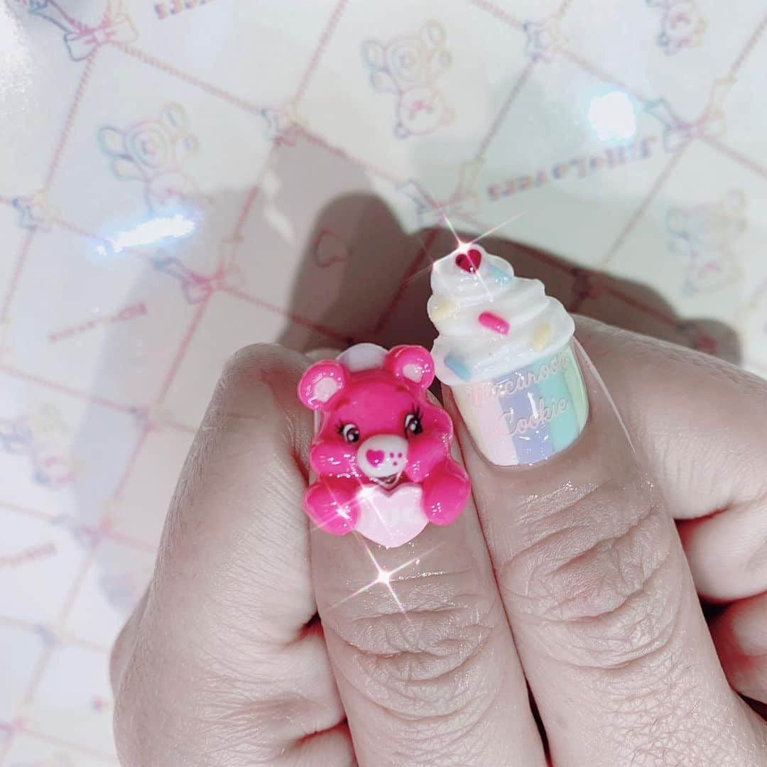 mamijinguさんのインスタグラム写真 - (mamijinguInstagram)「親指シリーズ💖 これは @candymiiiki ちゃんの💅  #jillandlovers #nail #nailart #paragel #gelneil#gel #ネイル #ネイルアート #me #look #love #かわいい」2月28日 21時41分 - mamijingu