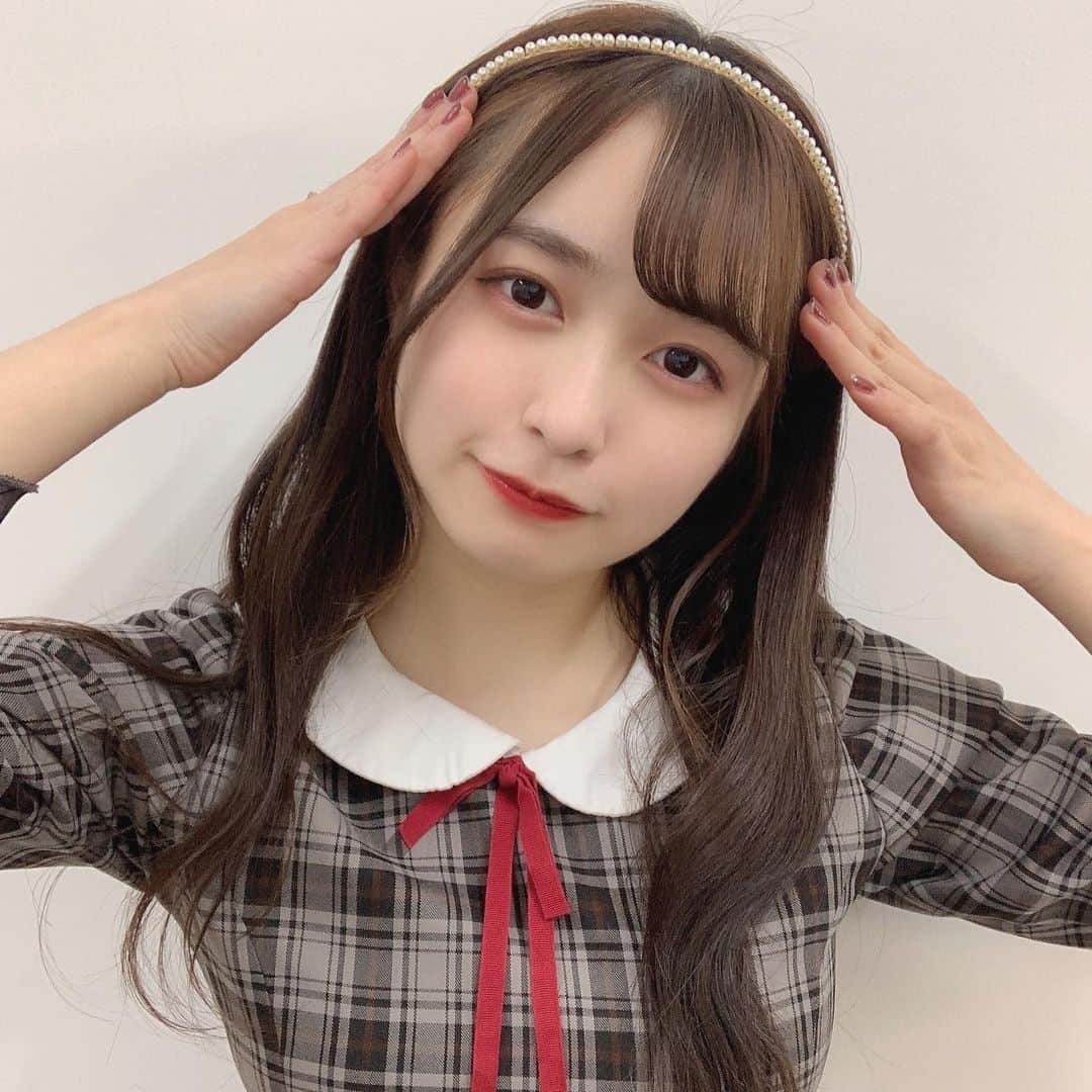 のインスタグラム：「. カチューシャしたぁ〜〜〜❤︎ . . . #カチューシャヘア  #パールカチューシャ #ピムス #japane」