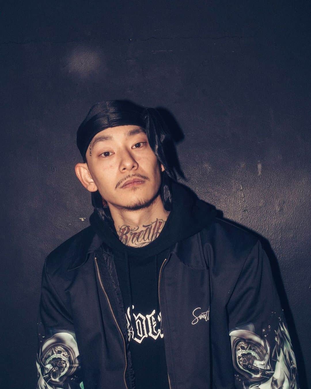 のインスタグラム：「次は横浜🔥  当日券もあるから来れる人は遊びに来てね👌👌  Revengeパーカーも会場で買えるよ🙆‍♂️  Photo by @kalaguru77 🙏」