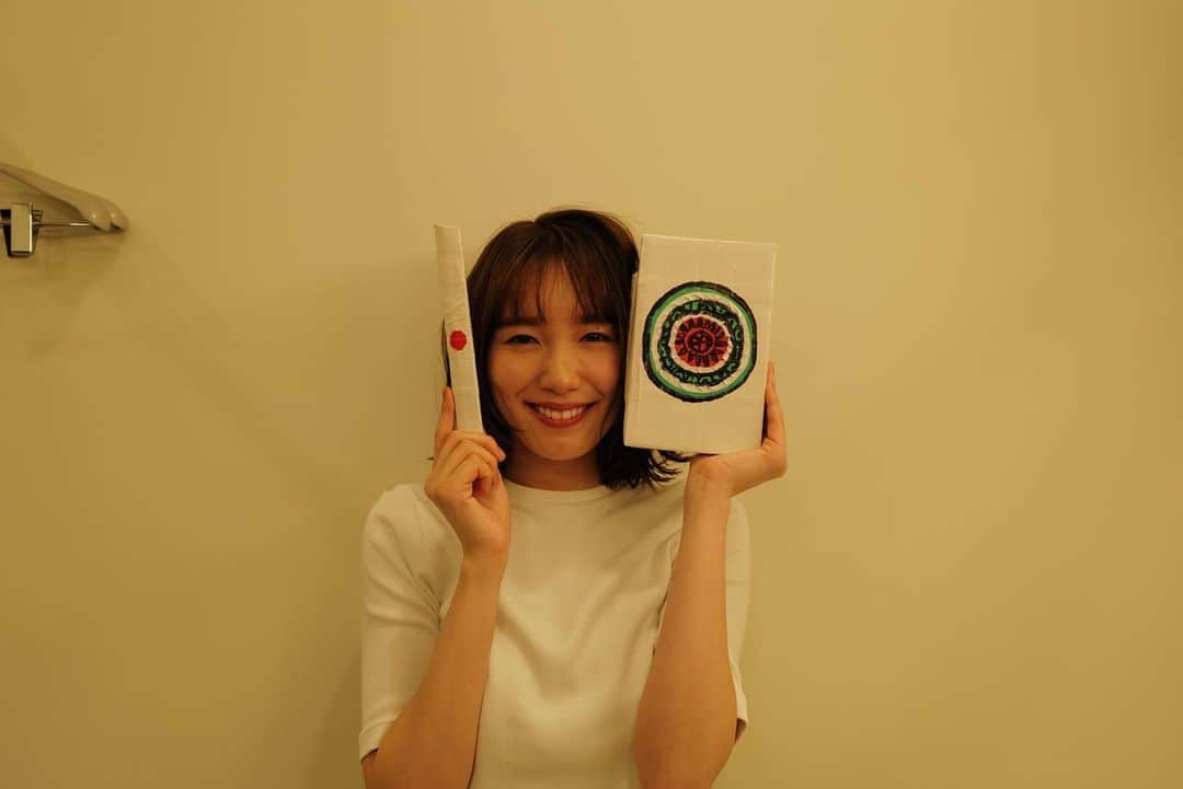 飯豊まりえのインスタグラム：「くっきーーさん  ありがとうございます！😆 小顔効果あります あの節はすみませんでした！！！！  @nikuguso_taro」