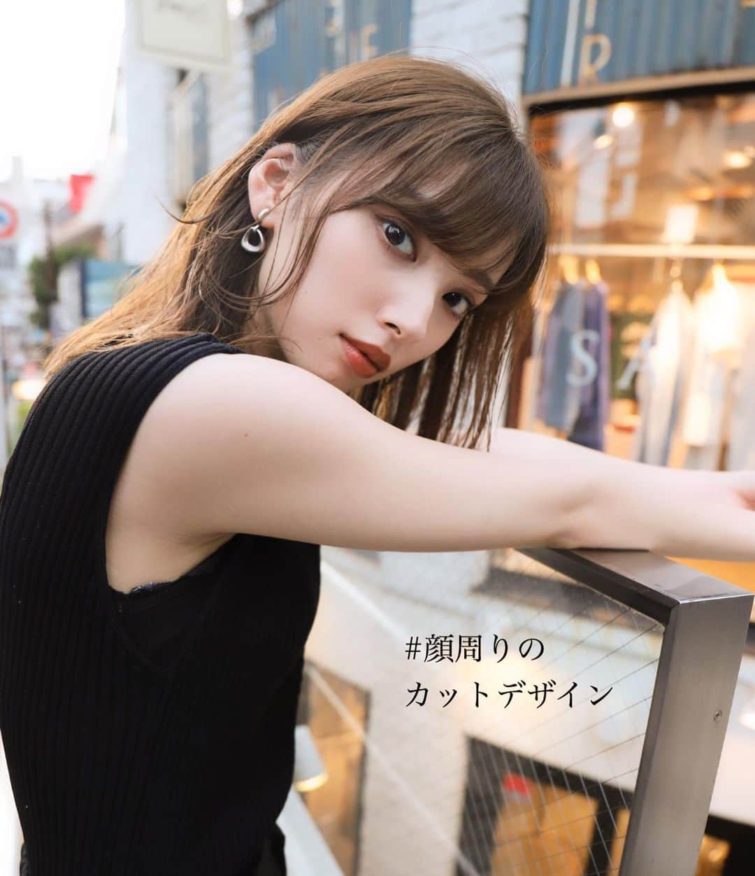 齋藤純也さんのインスタグラム写真 - (齋藤純也Instagram)「前髪からサイドに繋がる ヘアスタイルデザインが大切 ロングヘアは特にディテール勝負だから かならずポイントを抑えた美しいヘアスタイルにします  ..... .... ... .. . L.O.G 代表 齋藤純也 大変申し訳ございませんが初回割引等を行なっておりません、その分全力で施術させていただきます。  ✴︎PRICE✴︎ シャンプーブロー✂︎2000円 カット✂︎7000円 カラー✂︎7000円  カットなしの場合シャンプーブロー料金+2000円 ブリーチor3Dハイライト施術はプラス6000円です。 パーマ✂︎7000円 トリートメント✂︎種類多数によりカウンセリングで決めさせていただきます。4000円〜10000円 縮毛矯正✂︎14000円、前髪のみは6000円 ・ ネット予約が×の所もお電話かDMで時間調整できますので気軽にご連絡ください！ tel  03-6427-3639 ・ ・ ✔️群馬県伊勢崎市で出勤するスケジュールです 群馬店は料金が異なります、お問い合わせください 群馬のご予約はＤＭまたはホットペッパービューティーでL.O.G by U-REALM 伊勢崎を検索✂︎ 在籍日程が少なくて申し訳ありません。 母が営むこじんまりとした美容室です。 薬剤は最新のものを揃えました 群馬県伊勢崎市宮前町146-1 美容室 髪純 tel 0270-25-8175 群馬店スタッフのアカウントです。 お問い合わせ等はこちらにお願い致します。 狩野純一郎(@kano.l.o.g ) 渡辺健太郎(@log_kentaro ) ..... 在籍日程になります。 3/3水曜日 3/10水曜日 3/17水曜日 3/24水曜日 3/31水曜日 よろしくお願いします！」2月28日 22時00分 - saito_jyunya