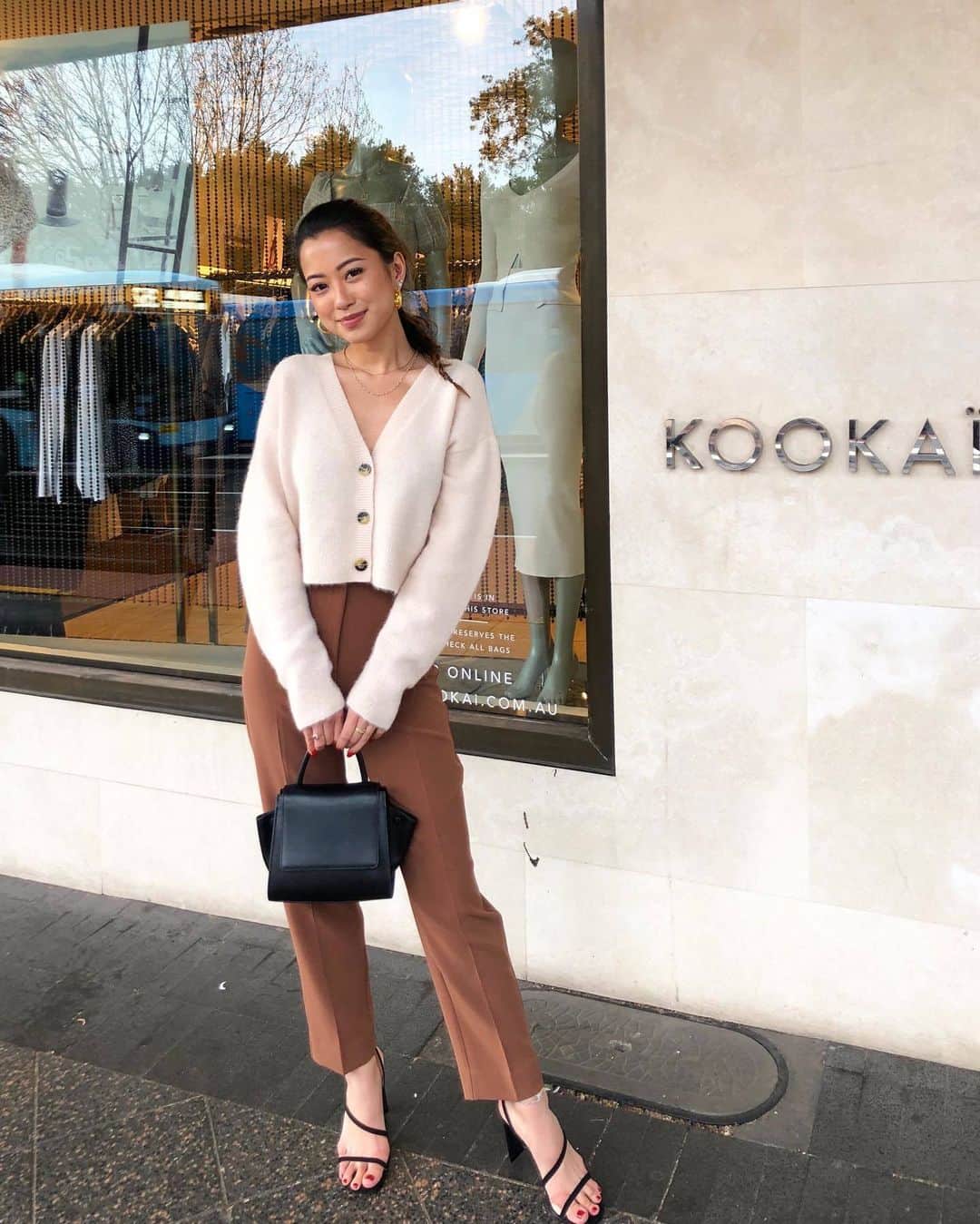 クーカイのインスタグラム：「KOOOKAIette Style • Le gilet Casey et le pantalon Delta pour un look casual chic. Vous aimez ?  #kookai #newco #PE21」