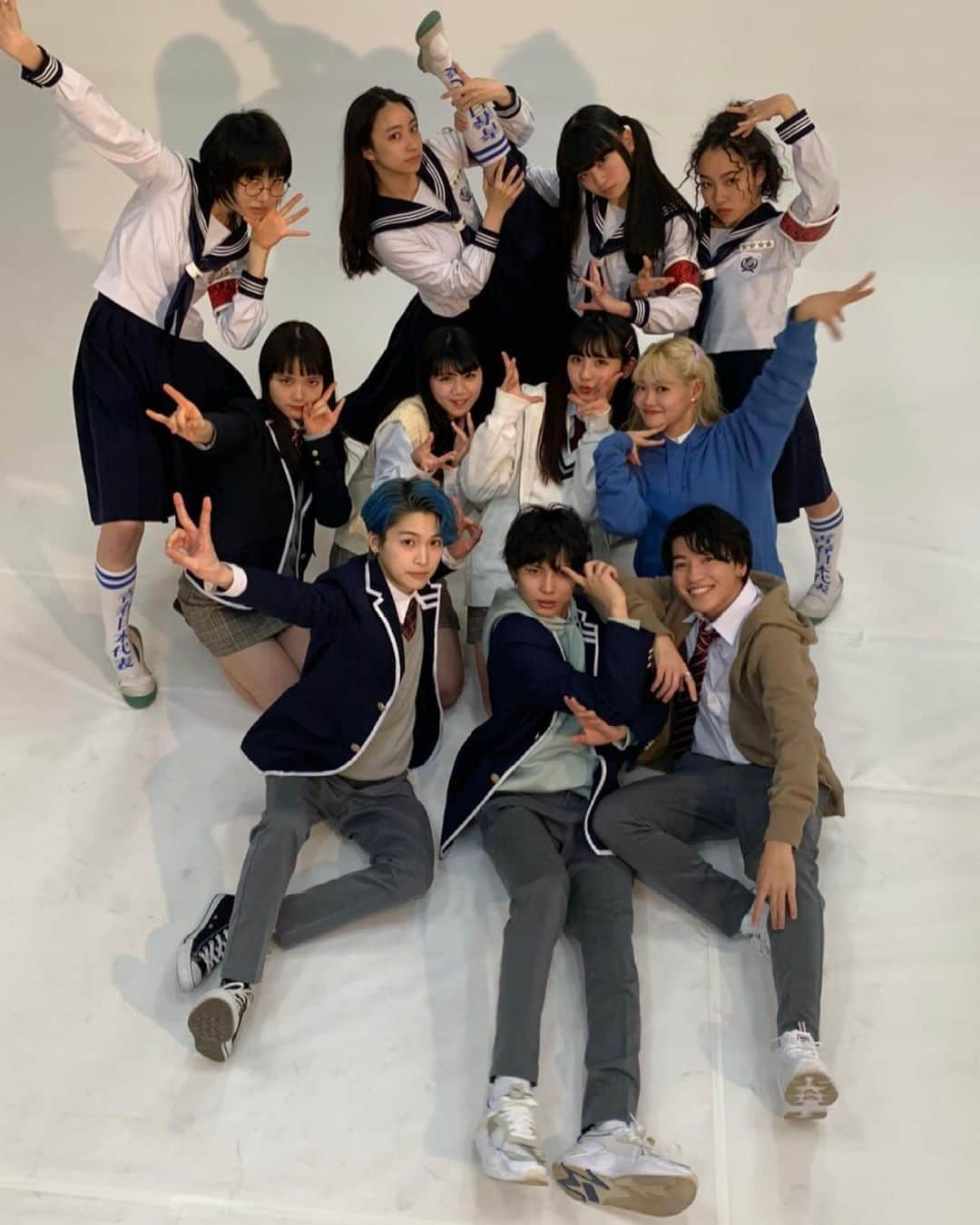 新しい学校のリーダーズさんのインスタグラム写真 - (新しい学校のリーダーズInstagram)「青春日本代表としては、黙っていられず、キスするのかしないのか！？ じんわり話題の青春ドラマ #恋は青春より青し の応援に参入！  まるりとりゅうが ﾊﾟｲｾﾝによる主題歌「甜言蜜語」 の #koiaoダンス 我々が振り付けさせて頂きました！ ぜぴ、踊ってみてね！  #koiao @koiao_drama」2月28日 22時00分 - japan_leaders