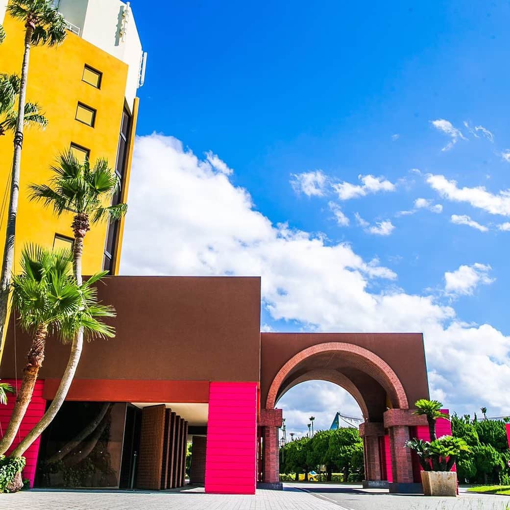 THE LUIGANS Spa&Resortのインスタグラム：「*﻿ 【営業時間短縮要請期間中の休館日程と﻿ 営業時間変更のお知らせ】﻿ ﻿ ﻿ 福岡県では3月1日より緊急事態宣言の解除が﻿ 発表されましたが、﻿ ザ・ルイガンズ．では、﻿ 新型コロナウイルス対策の特別措置法に基づく﻿ 福岡県からの要請により、﻿ 一部日程の営業時間を短縮とさせていただきます。﻿ ﻿ 営業中は、引き続き感染拡大に対する﻿ 十分な注意と対策を行い営業いたします。﻿ ﻿ 限られたお時間の中ではございますが、﻿ みなさまの休日を豊かなお時間にできますよう、﻿ 精一杯おもてなしいたします。﻿ みなさまのご来館を、﻿ スタッフ一同心よりお待ち申し上げております。﻿ ﻿ ＿＿＿＿＿＿＿＿＿＿＿﻿ ﻿ ■営業時間短縮要請期間中の休館日程と営業時間短縮﻿ ﻿ 3/1(月)～3/4(木)﻿ 3/8(月)～10(水)﻿ 3/15(月)～16(火)﻿ ※3/7はレストランのみの営業(16:00クローズ)﻿  とさせていただきます。﻿ ﻿ ザ・ルイガンズ．スパ & リゾート内﻿ 全レストランの3/1〜7までの営業時間につきまして、﻿ 新型コロナウイルス対策の特別措置法に基づき﻿ レストランを20:00ラストオーダー/21:00クローズ﻿ ルームサービスを21:00ラストオーダーと﻿ させていただきます。﻿ ﻿ ※営業時間短縮期間につきましては、﻿ 日本政府ならびに関係機関の示す方針に準じ、﻿ 更新する可能性がございます。﻿ その際は改めてご案内申し上げます。﻿ ＿＿＿＿＿＿＿＿＿＿＿﻿ ﻿ その他詳細に関しましては、﻿ プロフィールのURLより﻿ 『3月営業日のお知らせ』をご覧ください。﻿ ﻿ #theluigans #ルイガンズ #luigans」