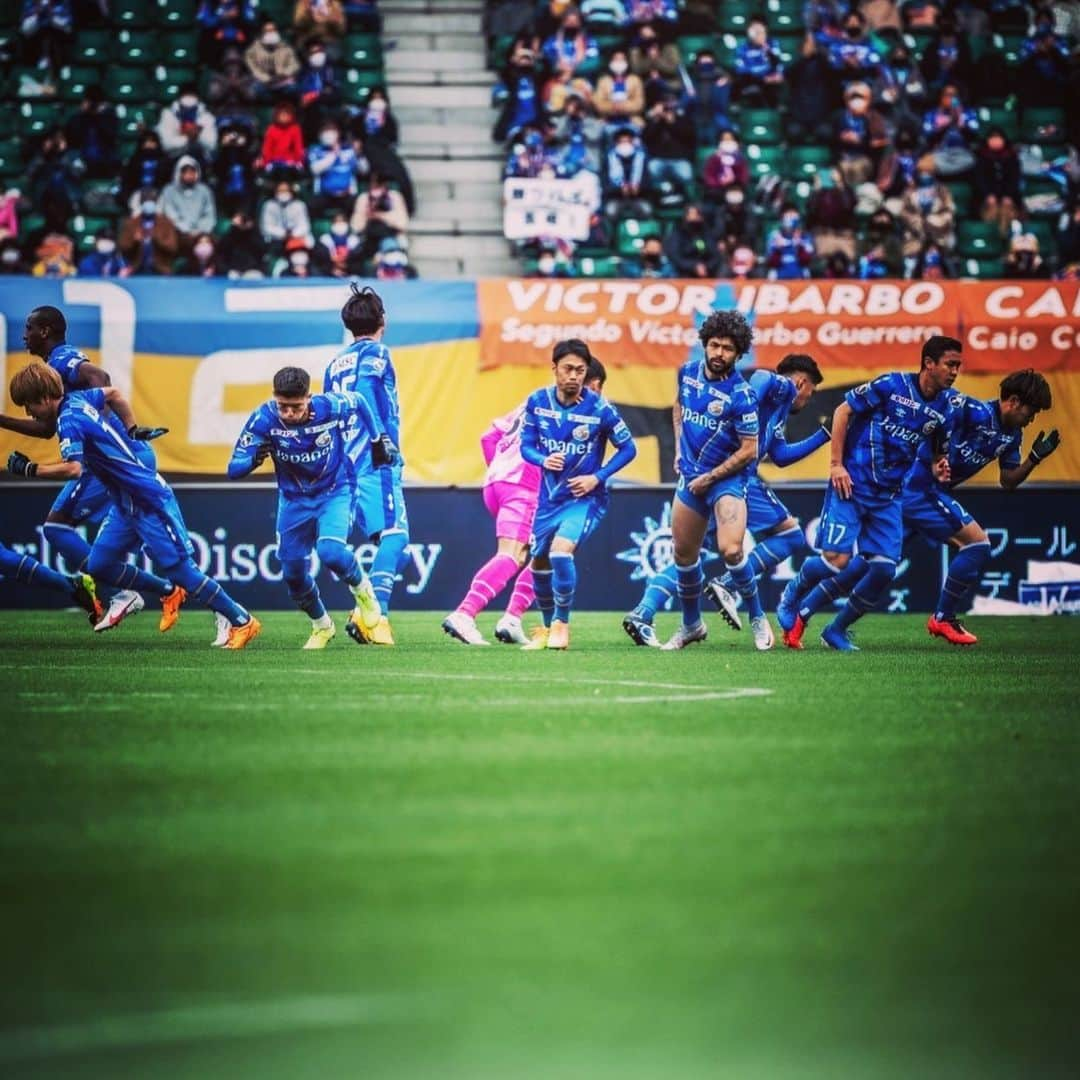 新里亮さんのインスタグラム写真 - (新里亮Instagram)「＋3 #vファーレン長崎 #vvaren  #正々道々 #jリーグ #jleague」2月28日 22時09分 - shinzatoryo_official