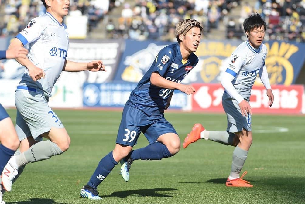 高木彰人さんのインスタグラム写真 - (高木彰人Instagram)「開幕戦勝利！ 応援ありがとうございました！  #ザスパクサツ群馬 #39」2月28日 22時21分 - akito_0804