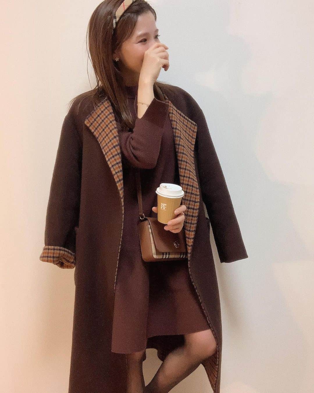 nyaachanさんのインスタグラム写真 - (nyaachanInstagram)「* だい~好きなブラウンとチェックまみれなコーデ🙌 コートがそろそろ着納めかなぁー？ あったかい日が続きそうな予感ですね☺️ このニットワンピ１枚で出れそう~☀️ * 靴もブラウンなんやけど、またまたコンバースで、これまた、ロゴのゴールドとかたまらなく可愛いねん🥺💓 星が好きな私、耳も星のアクセ、チラリ⭐︎ * #チェックコート　@slobeiena  #ニットワンピース#スターアクセサリー　@select.apricot  #スニーカー　@converse_jp  #カチューシャ#ショルダーバッグ　@burberry  * *  #春コーデ#instagood#instafashon#今日の服#今日のコーデ#おしゃれさんと繋がりたい#プチプラファッション#プチプラコーデ#カジュアルコーデ#着回しコーデ#大人カジュアル#韓国ファッション#きれいめカジュアル#きれいめコーデ#ガーリーコーデ#おちびコーデ#シャツコーデ#ワンピース#フォーマル#デートコーデ#ブラウンコーデ#チェックコーデ」2月28日 22時14分 - naokoko70