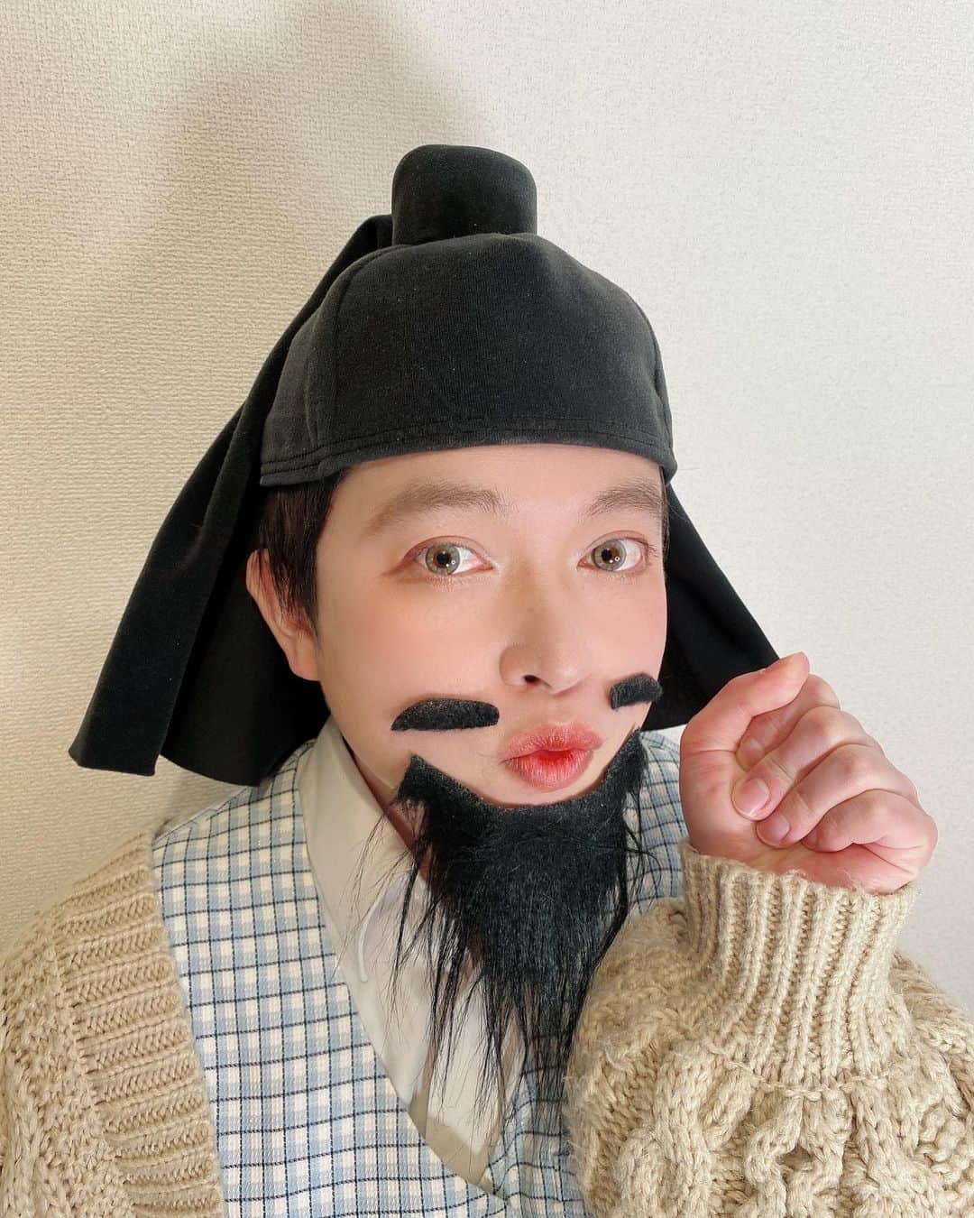 脳みそ夫さんのインスタグラム写真 - (脳みそ夫Instagram)「がんばってメイクしたらけっこう盛れたかも！？ . どうですか！？ . やっぱ【高句麗オ】のコスメいいー！ . おったま遣隋使！って感じ！ . このメイク動画はプロフィールから飛べるので、ぜひぜひ見てくださーい！ . #OL聖徳太子 #脳みそ夫 #CLIO #高句麗オ #盛れたはず #メイク動画  #アプリの力にびっくら古今和歌集」2月28日 22時16分 - nou_misoo