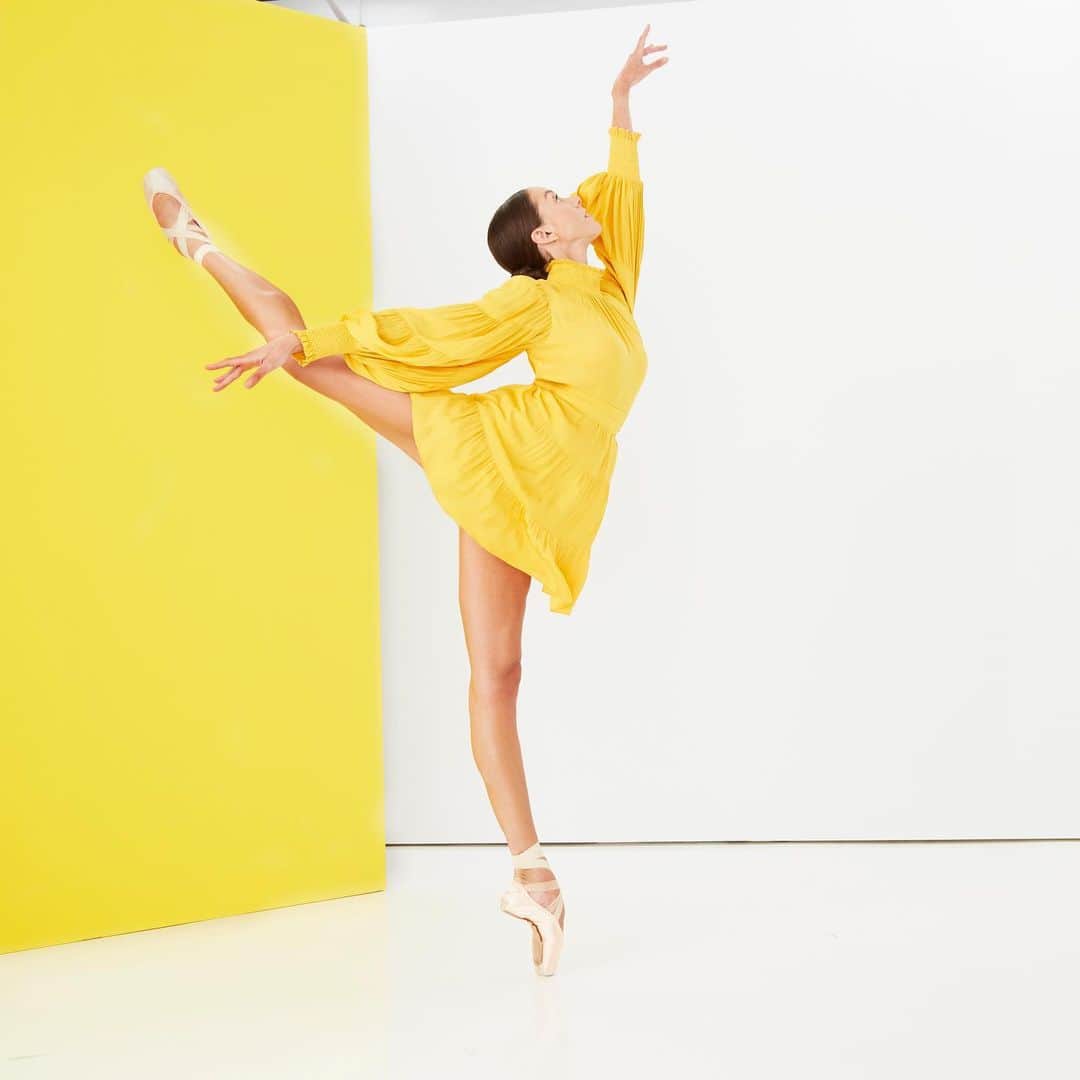 アリス+オリビアのインスタグラム：「“A dress should make you want to dance....” -SB」