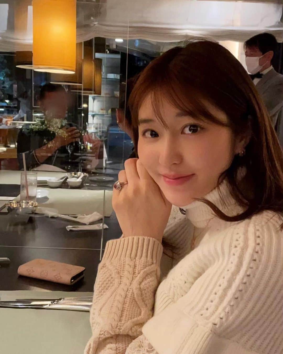 葉加瀬マイさんのインスタグラム写真 - (葉加瀬マイInstagram)「久しぶりにちゃんと化粧してお出かけ💓最近はかなり薄メイクでアイライン使わなくなりました💄化粧の時間が3分くらいで終わる😹 大好きなレストラン、アッピア✨ 感染対策万全でとっても安心してお食事できました☺️  #appia #アッピアアルタ #西麻布」2月28日 22時18分 - m.hakase