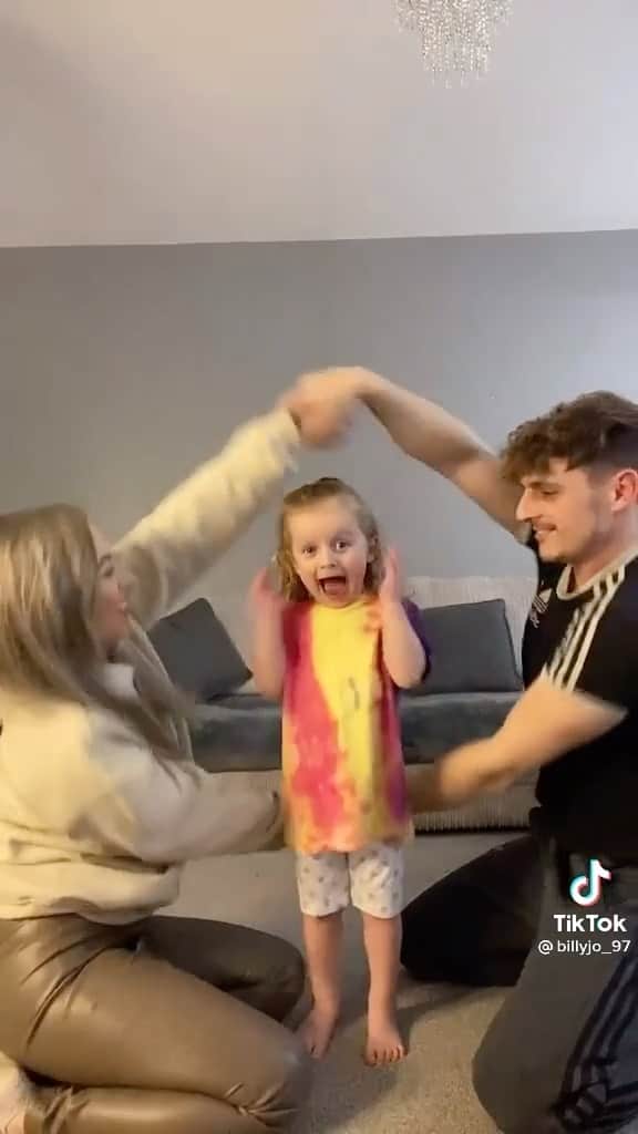 Average Parent Problemsのインスタグラム：「I am not responsible for any injuries if you try this! // credit: billyjo_97 on tiktok」