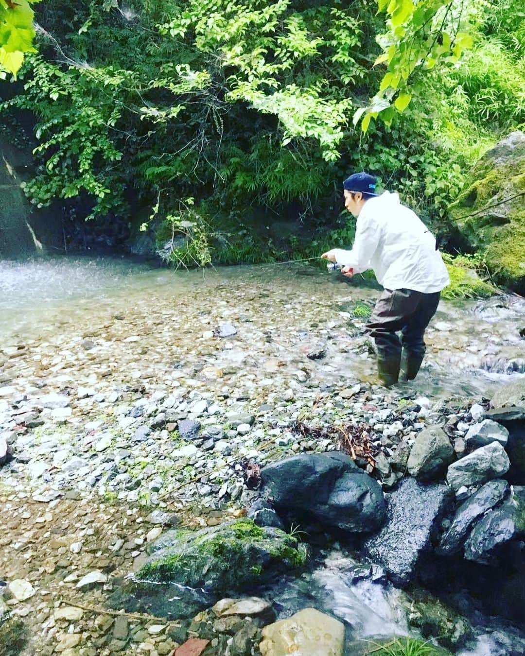 長島涼平のインスタグラム：「明日は渓流の解禁日。 毎年この日を楽しみに生きてます。 だから明日は絶対に仕事しません。  #渓流 #渓流ルアー #トラウト #花粉だけほんとにマジで」