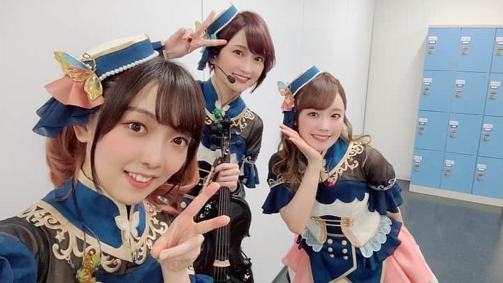 AYASAさんのインスタグラム写真 - (AYASAInstagram)「🦋🦋🦋🦋🦋 モニカのみんなと🥰 mikaさん！次は絶対捕まえるわ！！いっぱい写真撮るんだからー！！！ふふーん！！！！ ・ ・ #アスハモ #astralharmony #横浜アリーナ  #Morfonica #モニカ  #bangdream #バンドリ」2月28日 22時37分 - ayasa_doya