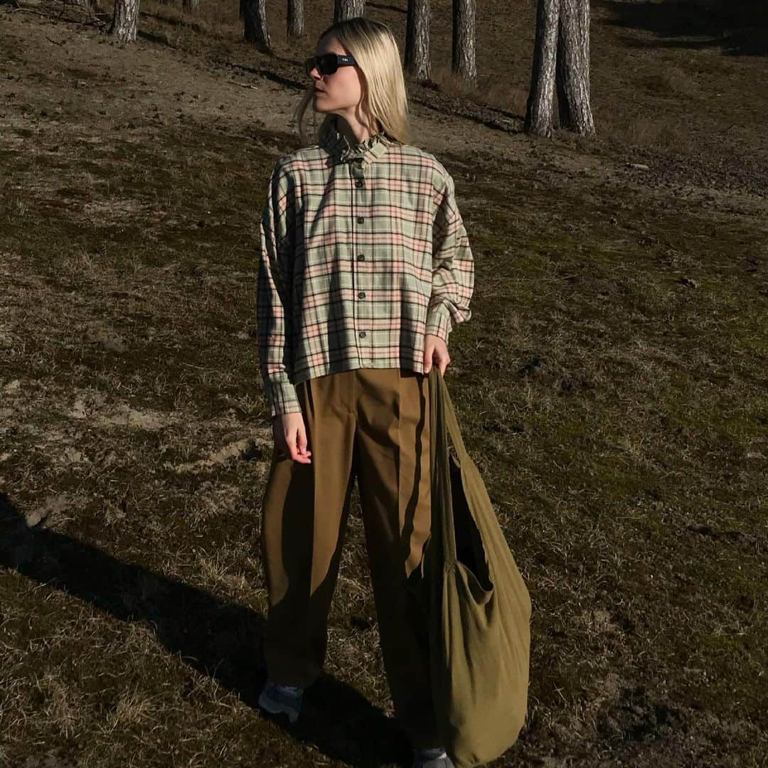 Linda Tolのインスタグラム：「Out in Nature」