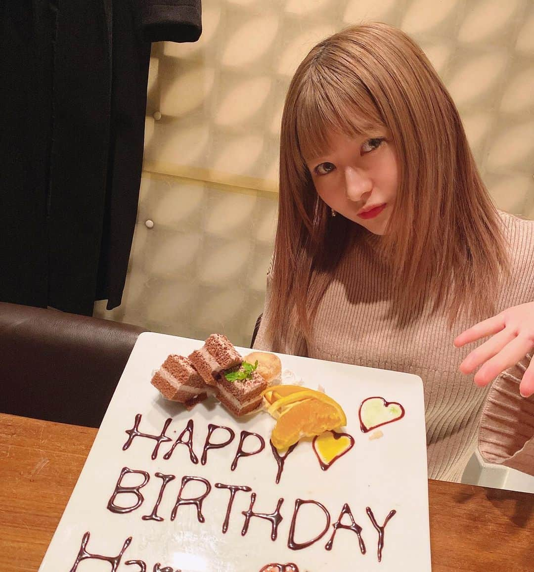 尾形春水さんのインスタグラム写真 - (尾形春水Instagram)「超ハッピーな2月でしたばいばい🎂🕊」2月28日 22時43分 - harunaogatajp