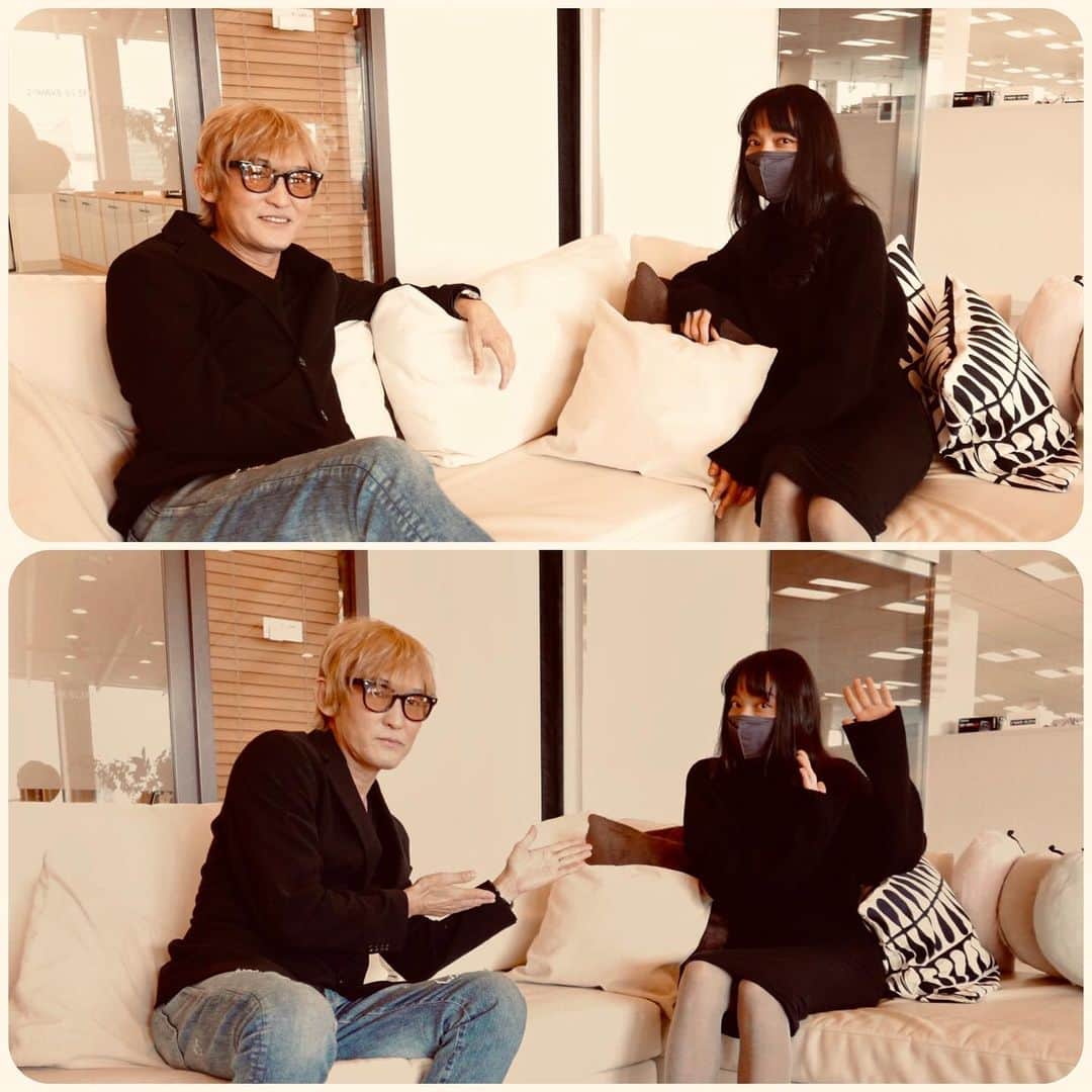 スガシカオのインスタグラム：「今夜もJ-WAVEを聴いていただき、ありがとうございました！  おれが思う真の歌姫鬼神Cocco、 今宵も結局、正体はわからぬまま終了  でも、いいのです、CoccoはCoccoだからね 大好きだよ、Cocco  来週のドライブパートナーは、 ええええ？？さ、さ、斉藤由貴ちゃん？？ まじで？？え、本当に？？」
