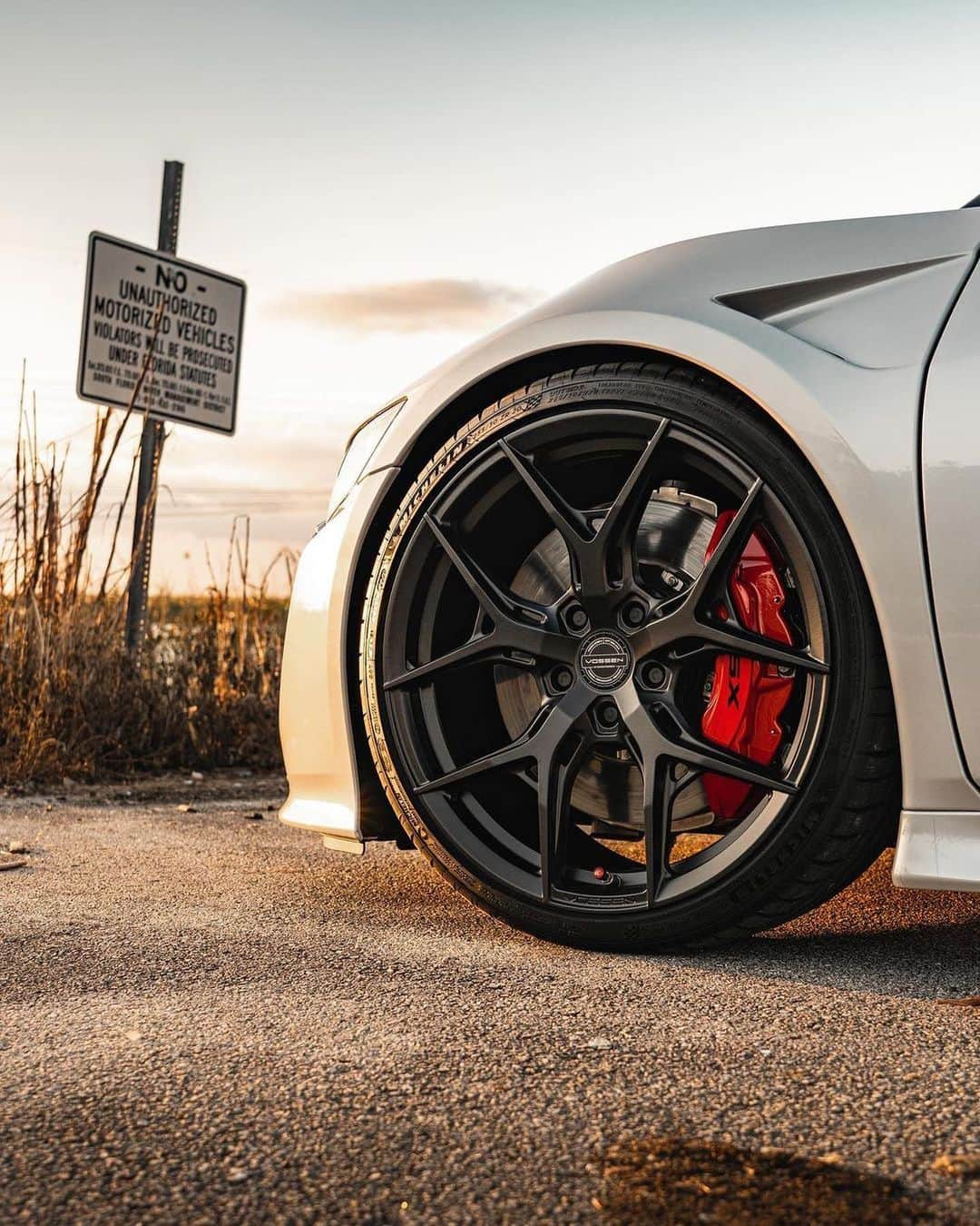 CARLiFESTYLEさんのインスタグラム写真 - (CARLiFESTYLEInstagram)「Acura NSX on @vossen. Thoughts? Photo @kfletchphotography @diego_vossen #carlifestyle」2月28日 22時49分 - carlifestyle