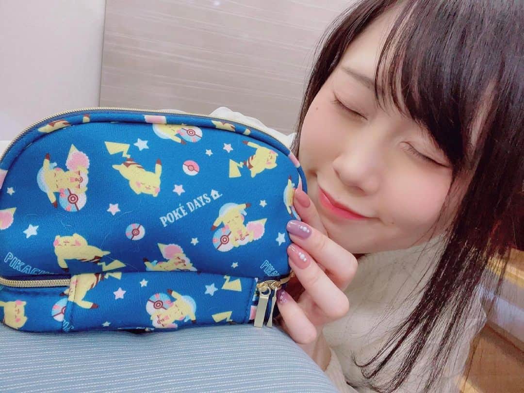釘町みやびさんのインスタグラム写真 釘町みやびinstagram 昨日getしたピカチュウポーチ 超絶かわいい メイクポーチにしたのだよ しまむらポケモンコラボ 最高 ありがとうしまむらさん しまむら購入品 メイクポーチ ポケモン