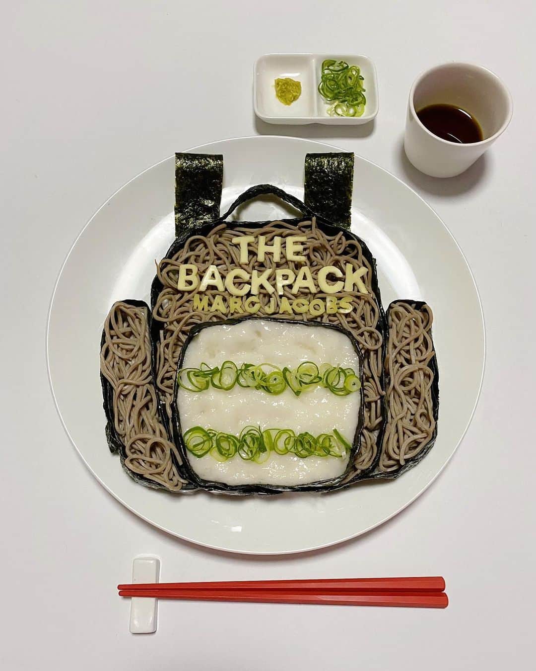 Marc Jacobsさんのインスタグラム写真 - (Marc JacobsInstagram)「THE BACKPACK.  Reimagined by @Dimda_ using soba noodles.」2月28日 22時58分 - marcjacobs