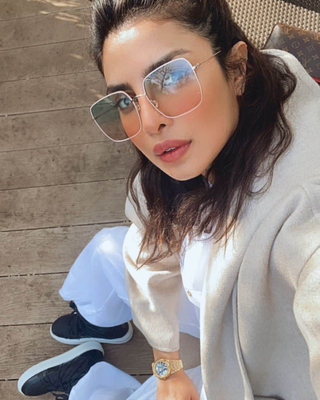 プリヤンカー・チョープラーのインスタグラム：「That fit tho.. 😍 #sundayfunday」